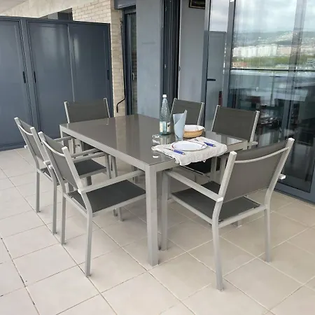Rengle Horizonte Penthouse & Pool Apartment